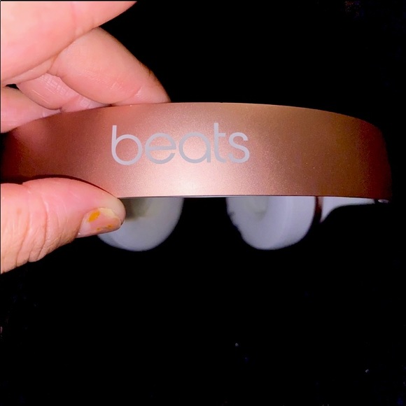 💎Beats By Dre Solo 3 Wireless Rose 🌹 Gold💎 - Picture 10 of 11